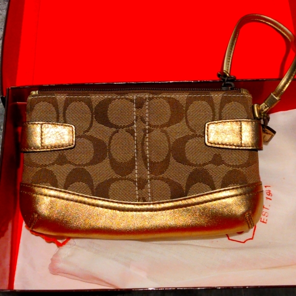 Coach wristlet - Picture 2 of 6